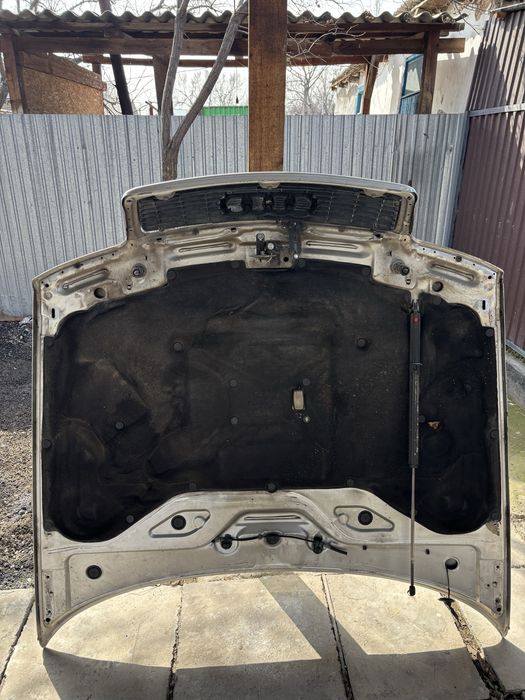 Капот Audi 100 c4