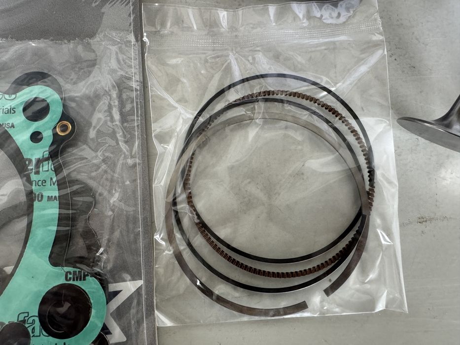 НОВ Комплект Цилиндър Бутало Клапани Гарнитури KTM SX-F 250 2013/2015