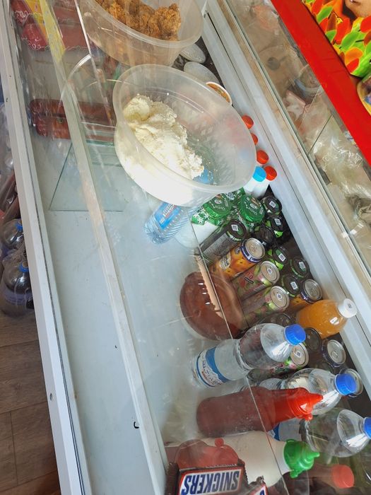 Vitrina sotiladi 4 0 0 0 0 0 0 Milyon so‘m Kami bor Yangi 6 oy ishlaga