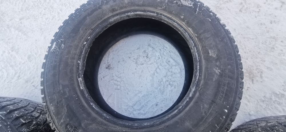 Продам резину 225/70/16