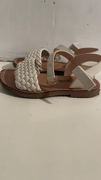 Продам босоножки