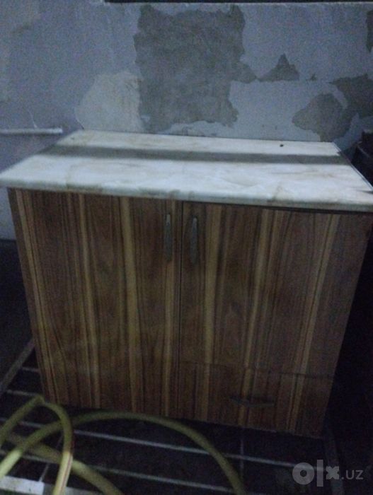 Продаю раковину для кухни  ,вытяжку и кухонный гарнитур