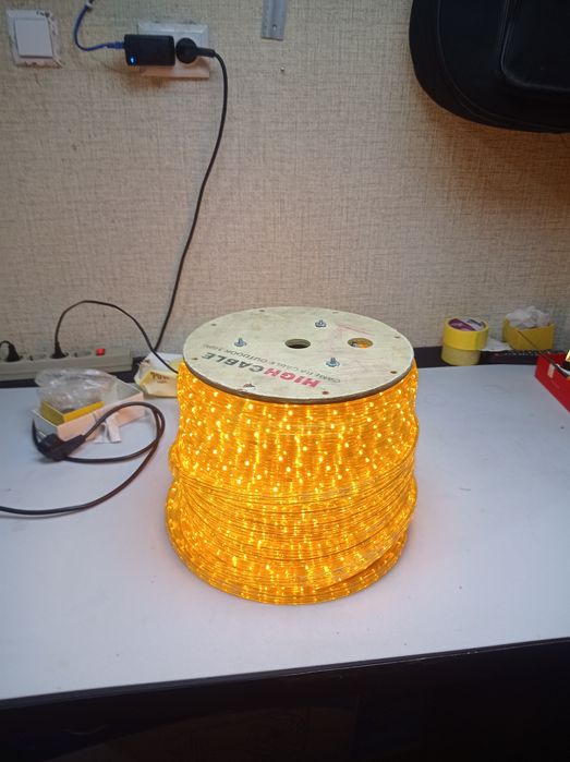 Светодиодная гирлянда дюралайт 100м LED лента шнур, теплое свечение