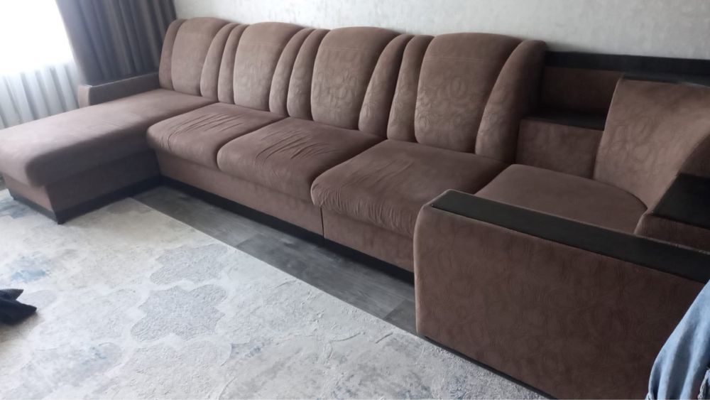 Продам диван в хорошем сост