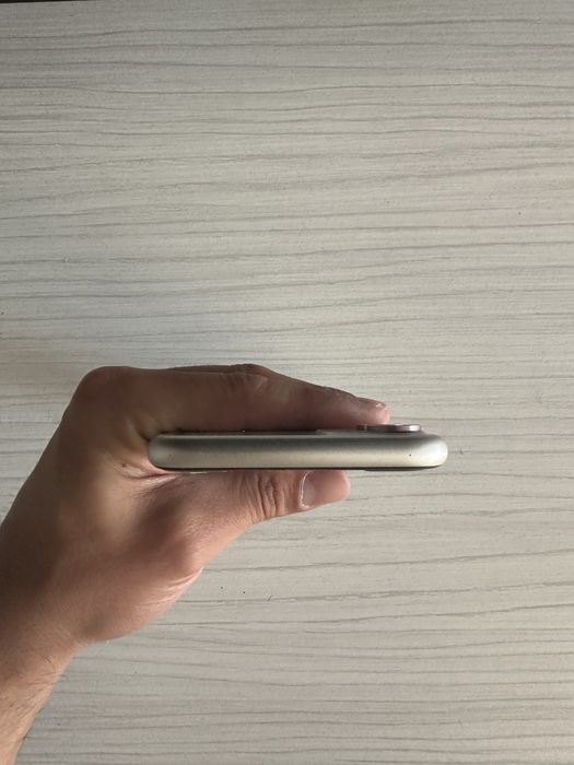 Iphone 11 Alb 64GB