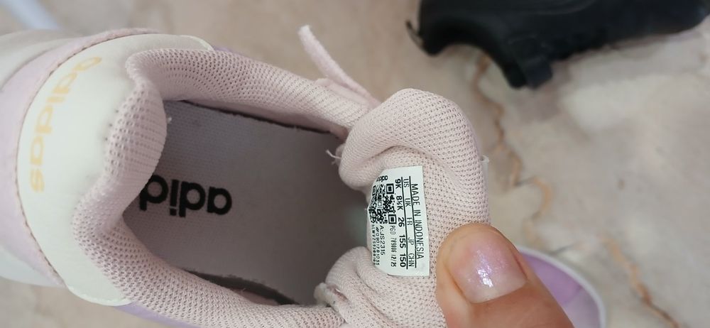 Маратонки за момиче Adidas  и Puma размер 26- 3 броя