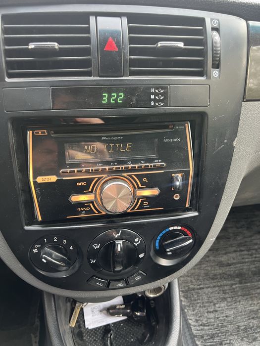 Pioneer FH-X555UI sotiladi