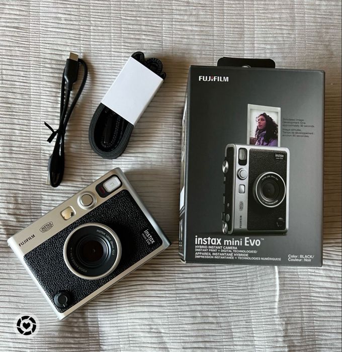 Камера Fujifilm Instax Mini Evo
