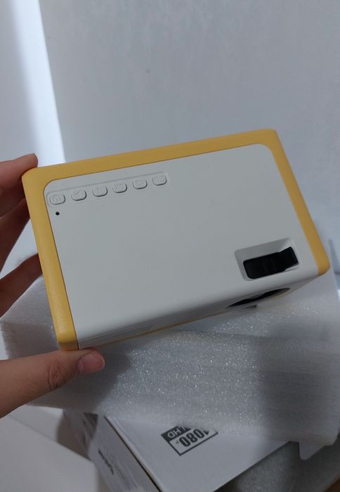 Продаётся Мини проектор