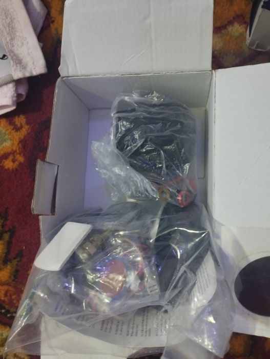 Аксессуары продаются