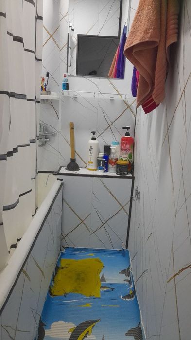 Srochna 3 xonalik uy sotiladi