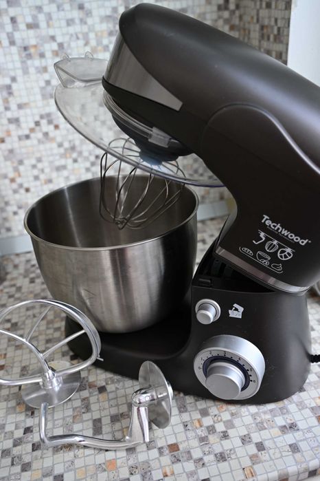 Techwood TRO-1058, 1000W, 5 литра, 6 скорости, 3 приставки Инокс