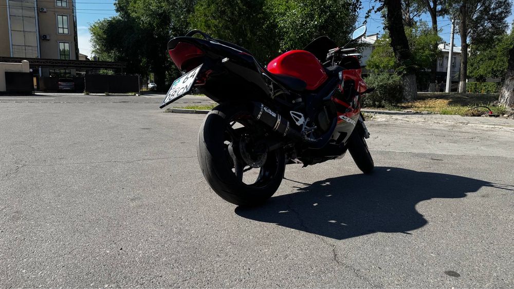 Мотоцикл  Honda CBR600F4i