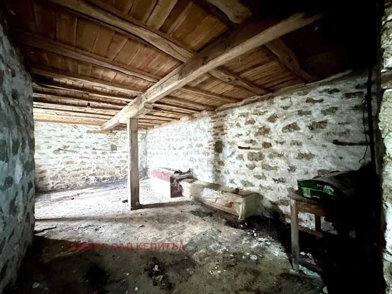 Къща в село Хотница