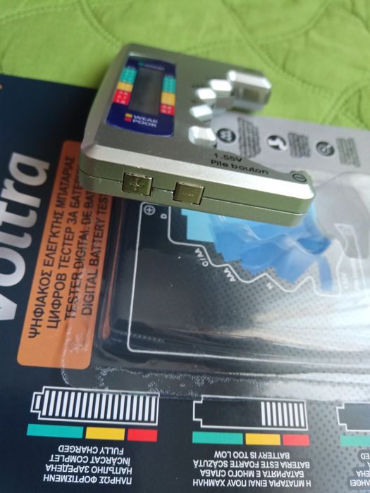 Тестер за батерии цифров
