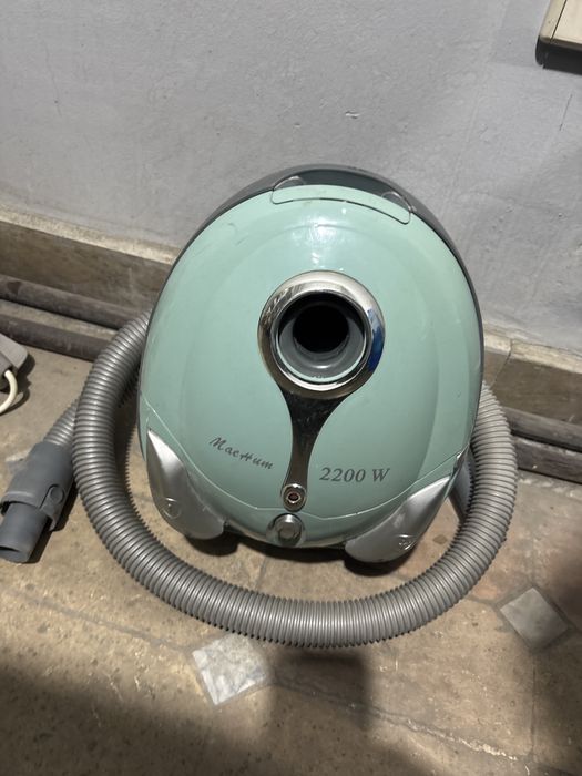 Продам. Пылесос Магнит.