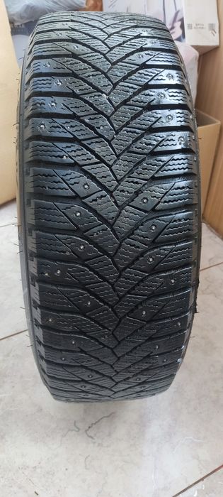 Продам Шины на дисках 205/65 r15