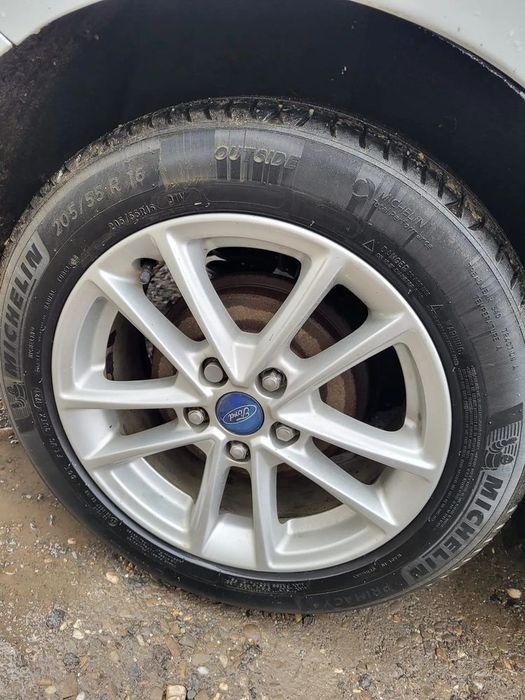 dezmembram ford focus 3 2014 bara fata/capota motor/aripi fata/trager/