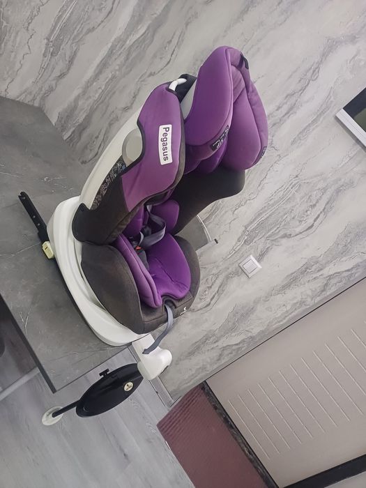 Продаётся фирменный авто кресло Lorelli Pegasus SPX isofix