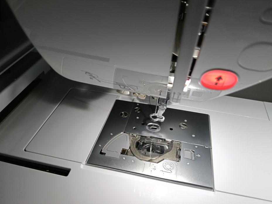 Mașina de brodat Brothers Innov-is NV870SE