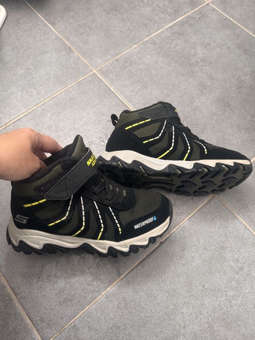 Непромокаеми високи кецове Skechers