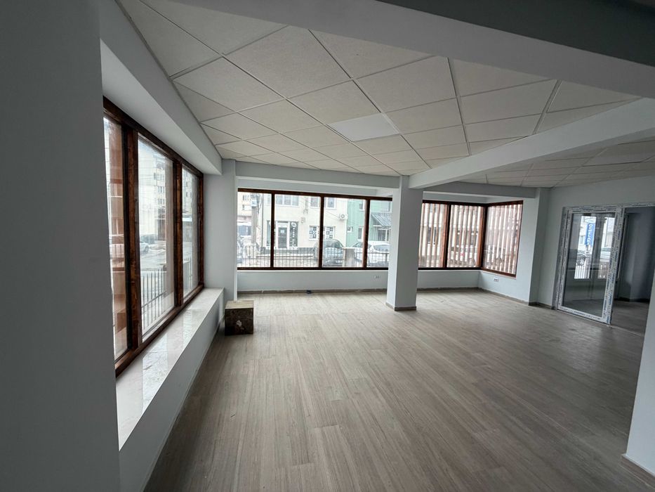 Spatii comerciale / birouri de inchiriat – zona centrala Viseu de Sus