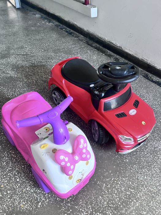 Vand 2 masinute si o trotineta