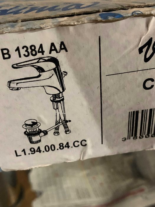 батерия видима за порцеланова мивка