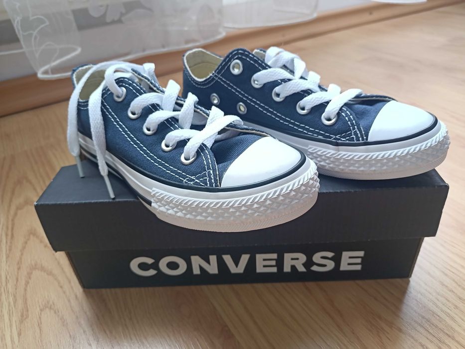 Vand adidasi noi copii, Converse