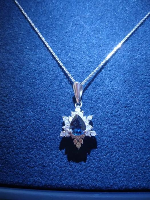 Pandativ cu platina 1,52g " diamante 0,89ct si safire 0,66cv