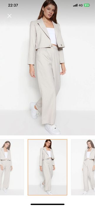 Сет от къс блейзър и панталон