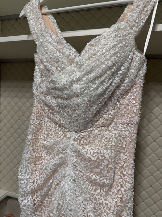 Официална бяла рокля