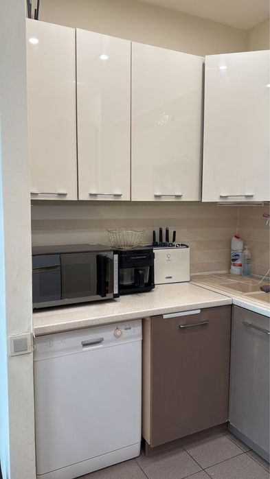 Продам кухня угловой