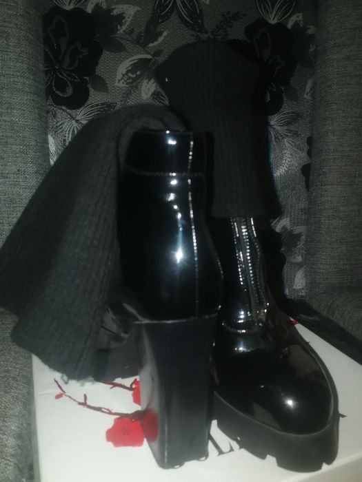 Продам демисезонные ботильоны