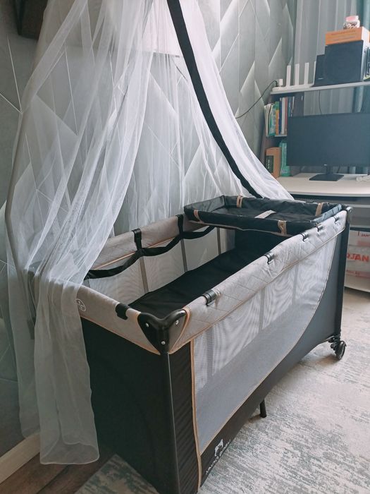 Продам кровать-манеж