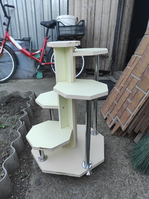 Подставка под цветы
