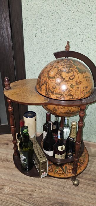 Продаю Бар-глобус.