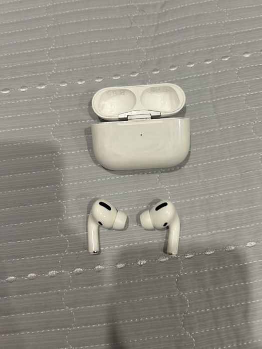 Продам оригинальные Air pods pro