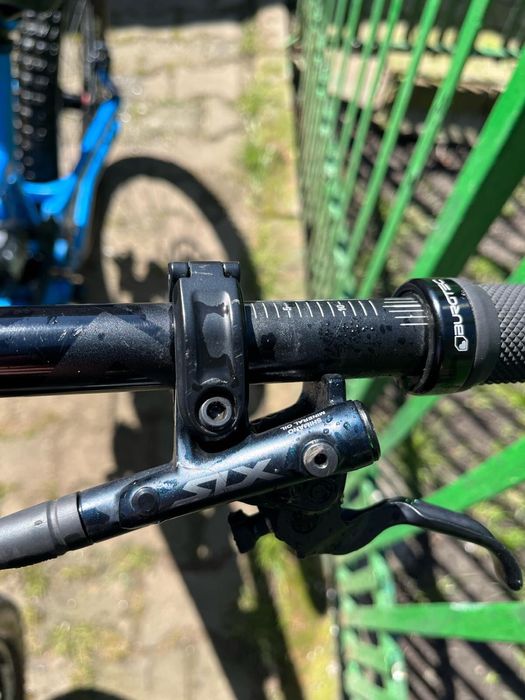 Commencal bicicleta downhill