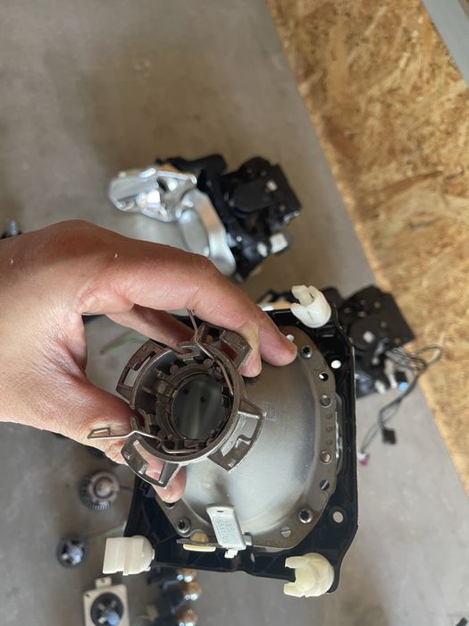 Lupă / Proiector Far Bi-Xenon Hella OEM -Audi A8 (⁠1YL 158695-01⁠) Modul Balast LED DRL Far Audi A8