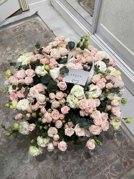 Большие цветы в карзине