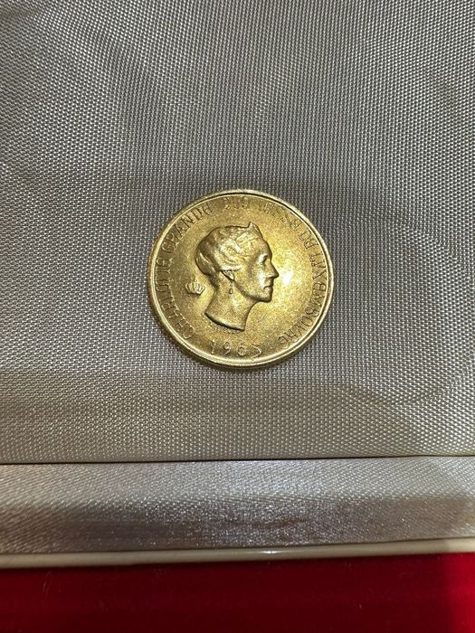 Златна монета 21,6 карата.