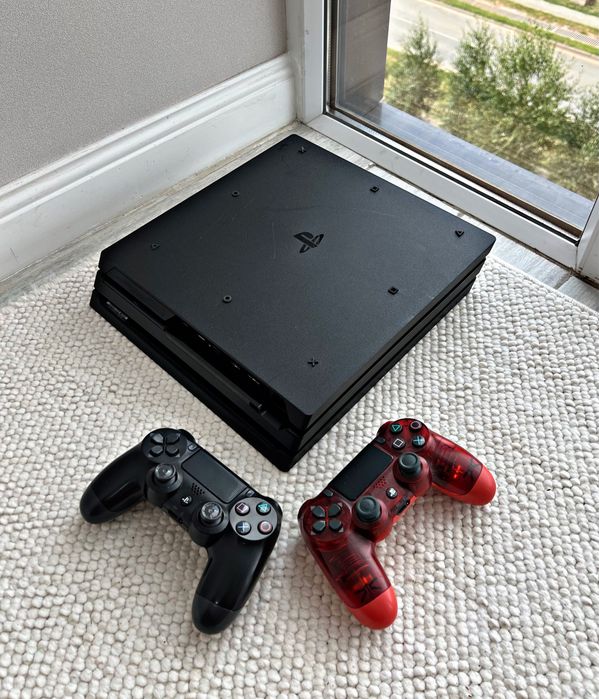 PlayStation 4 PRO 1 терабайт с играми