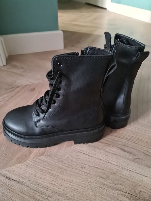 Продам новые ботинки