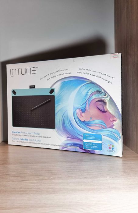 Графический планшет – Wacom Intuos Art (Medium Blue).