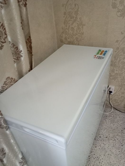 Морозильник 220 л почти новая