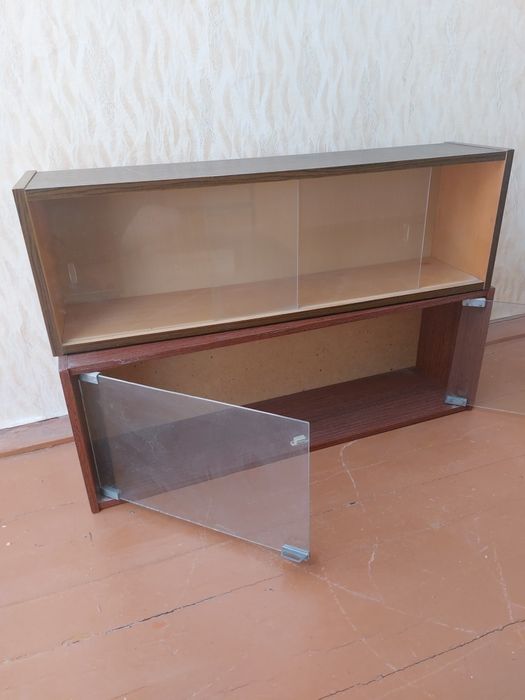 Советский шкаф сервант и полки СССР
