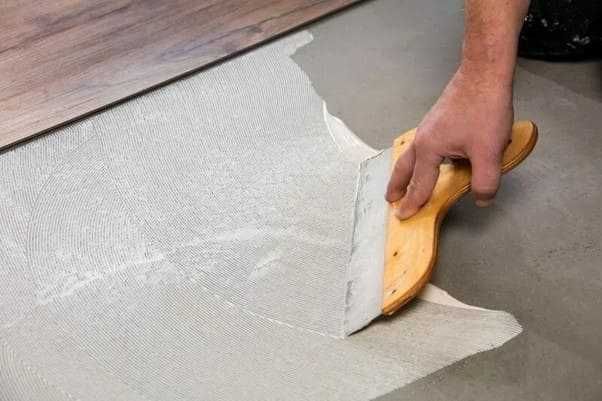 Клей для паркета, ламината, ПВХ, Релина и линолеума – суперпрочность