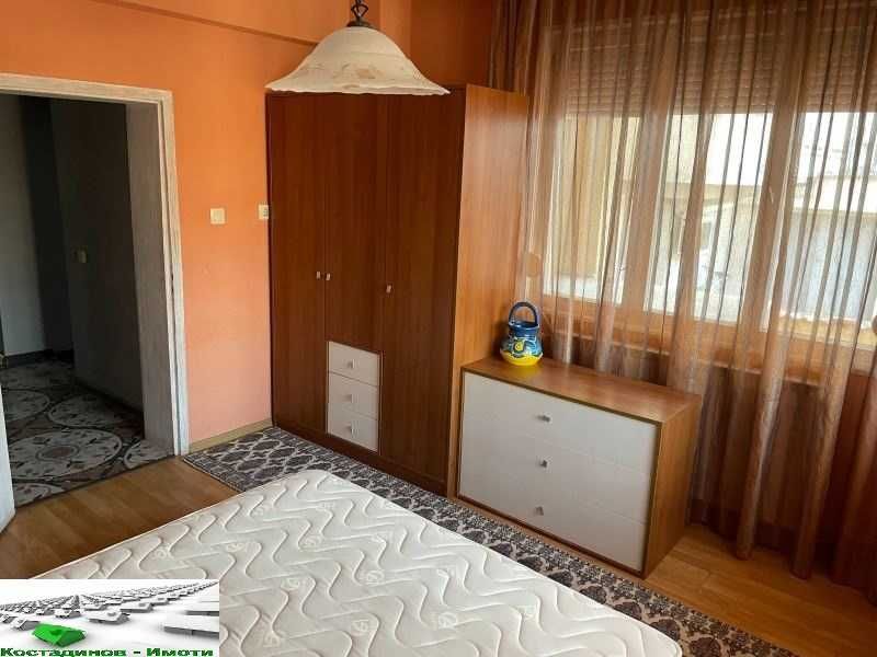Дава се под наем Етаж от къща в Пловдив, Каменица 1 - 120 кв.м за 700 € - Снимка #9