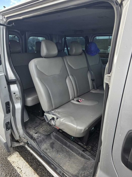 OPEL VIVARO 8+1 locuri , Automat